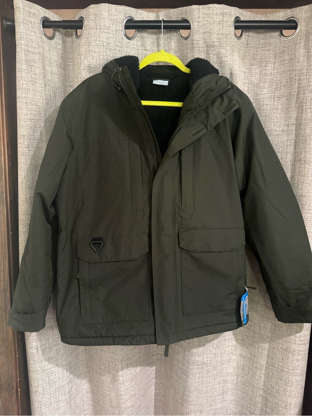 Columbia Men's Dark Olive Green Landroamer Sherpa lined jacket